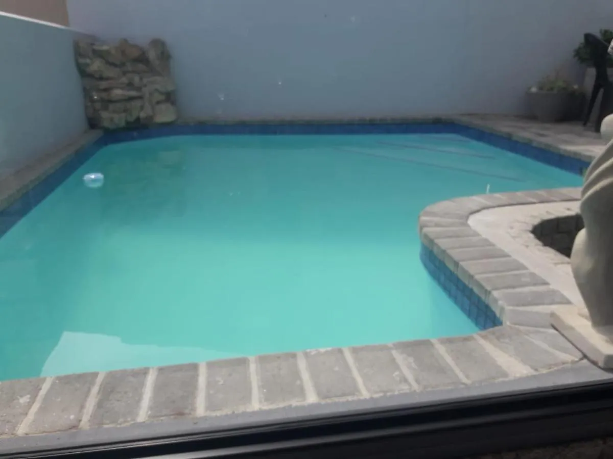 Shalom Beach House Villa Bloubergstrand