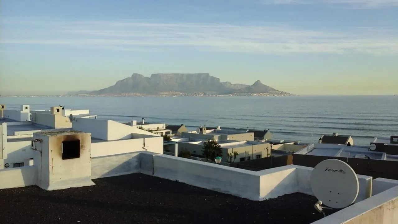 Shalom Beach House Bloubergstrand 0*,