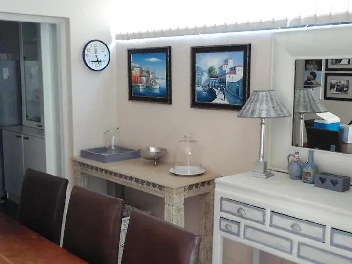 Shalom Beach House Bloubergstrand Σπίτι διακοπών